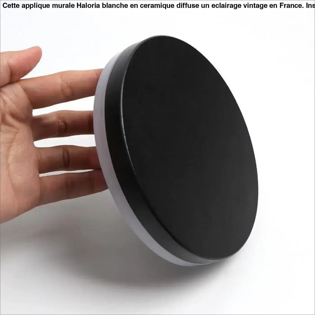 Base magnétique noire circulaire avec finition mate et bord argenté, idéale pour applique murale autour d’un miroir vintage