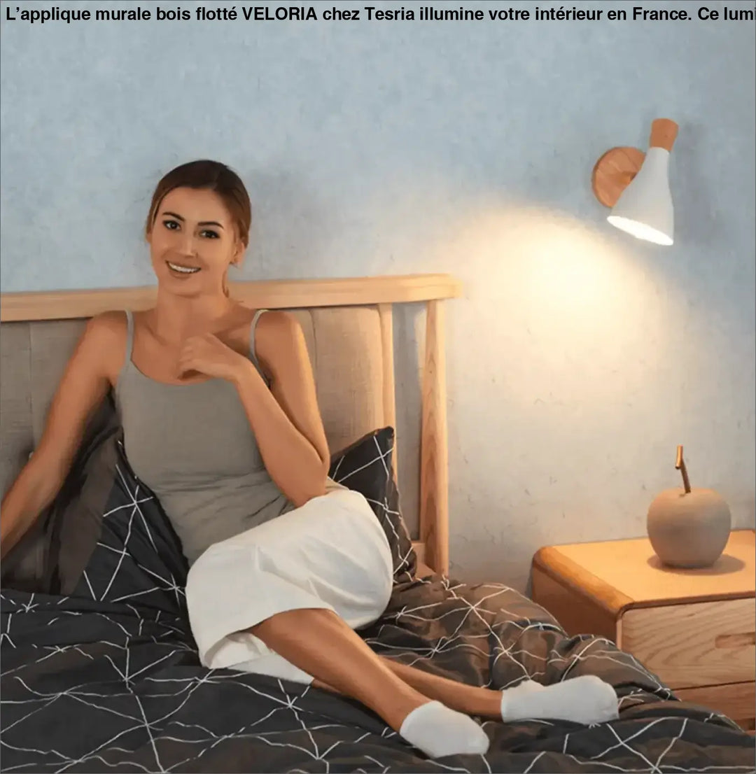 Applique murale bois minimaliste blanche conique avec un support en bois flotté par veloria