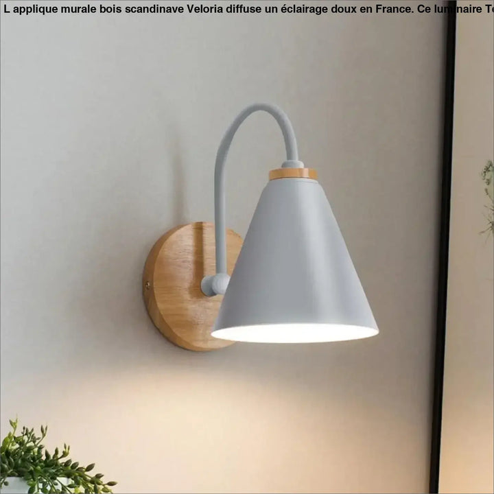 Applique murale bois scandinave veloria en gris avec bras métallique courbé et base circulaire en bois naturel