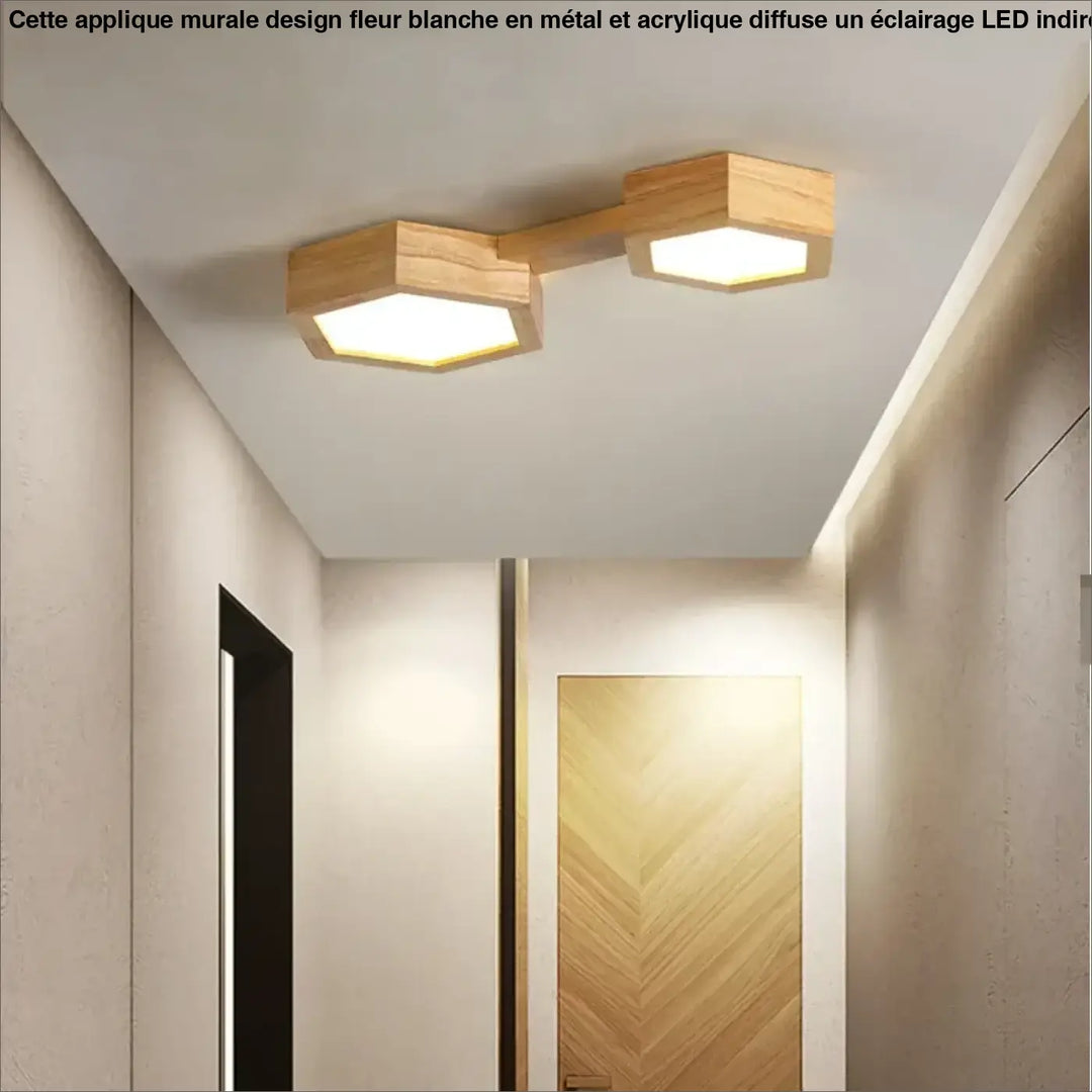 Applique murale design fleur blanche moderne led floréa avec finition bois naturel et éclairage chaud hexagonal