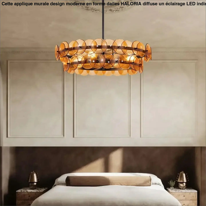 Applique murale design moderne en forme dailes avec suspension circulaire ambrée en verre et cadre métallique haloria