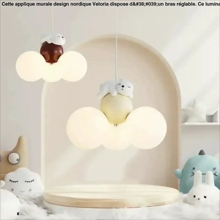 Applique murale design nordique veloria avec luminaires en verre dépoli blanc et figures ourson polaire en peluche