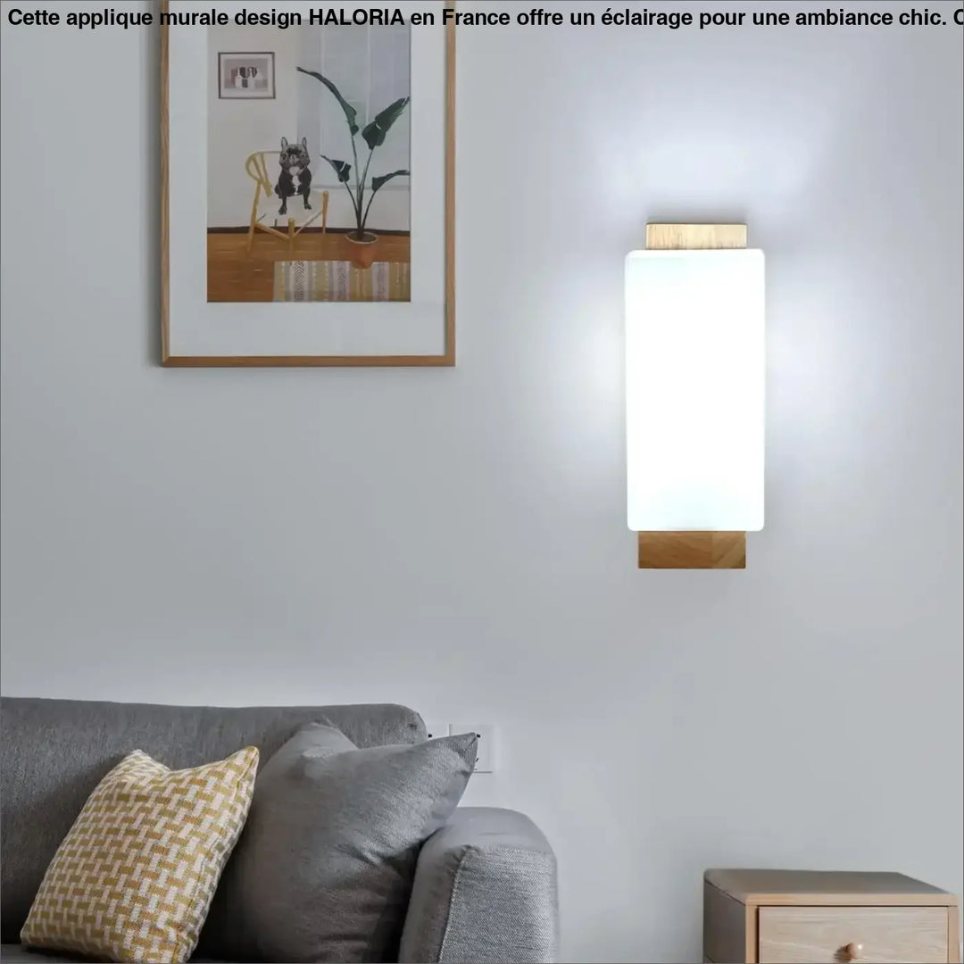 Applique murale aria rectangulaire avec diffuseur lumineux en verre dépoli blanc et cadre en bois clair minimaliste