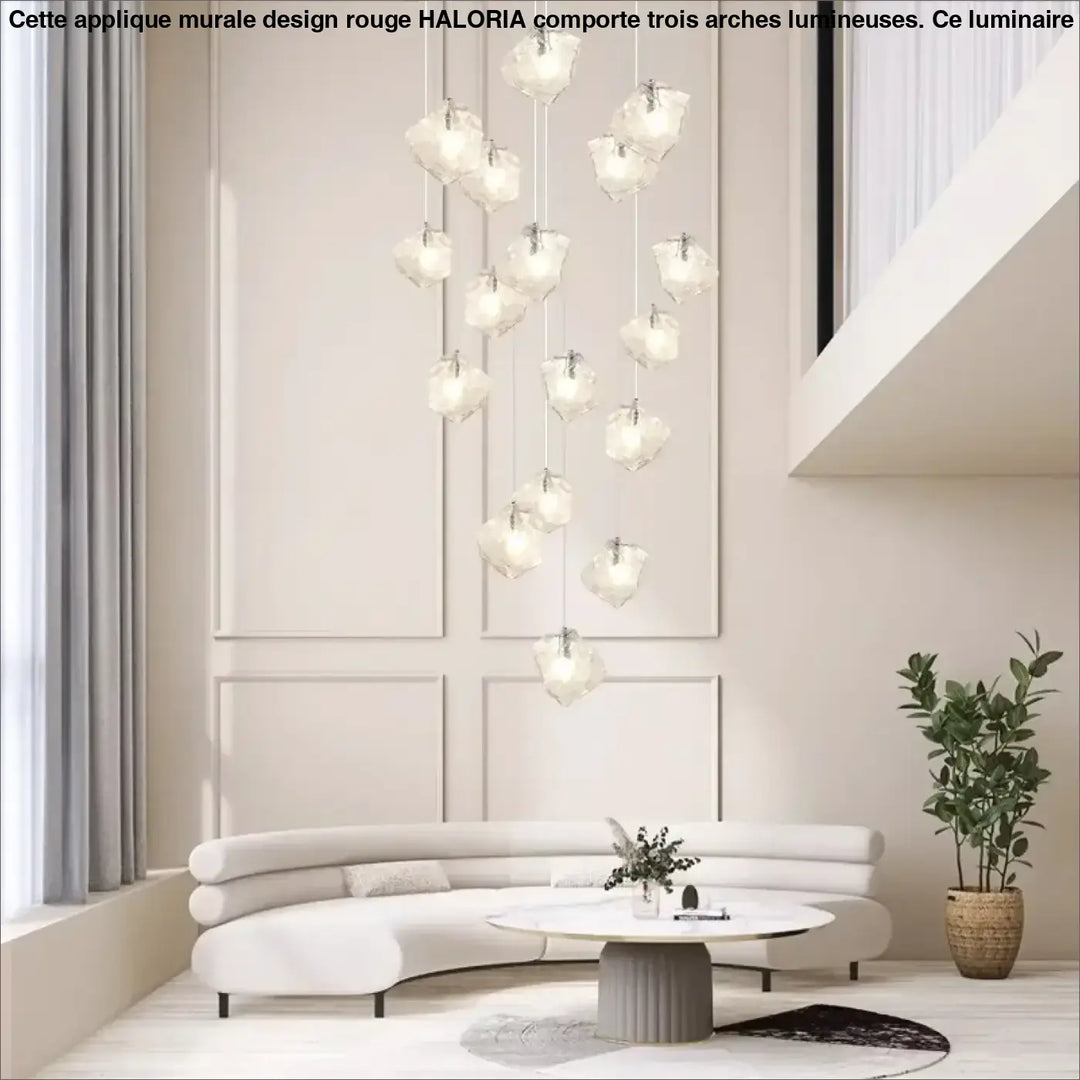 Suspension en cascade de boules transparentes lumineuses
