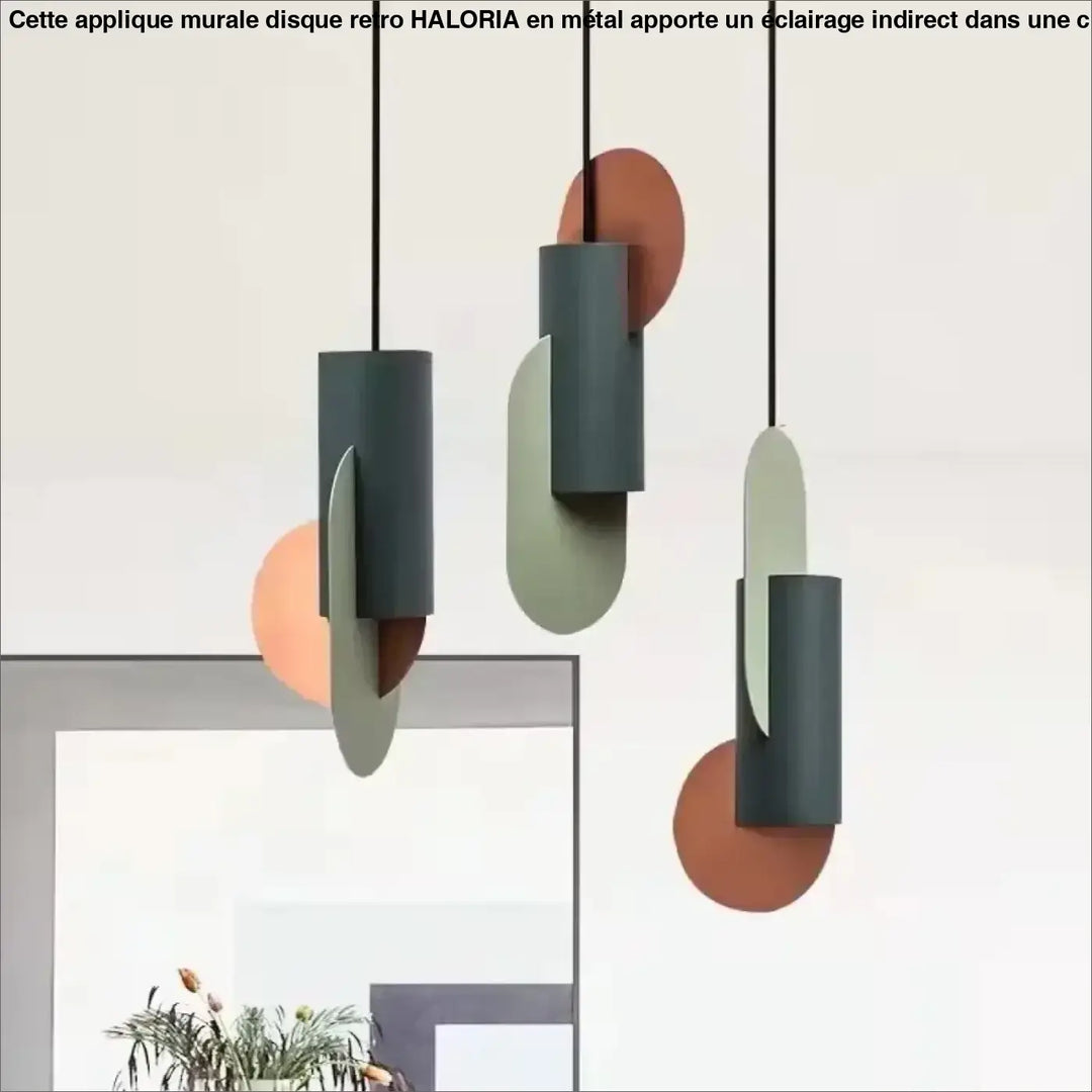 Applique murale disque retro pour chambre a coucher avec suspensions géométriques vert foncé et accents circulaires terracotta et gris