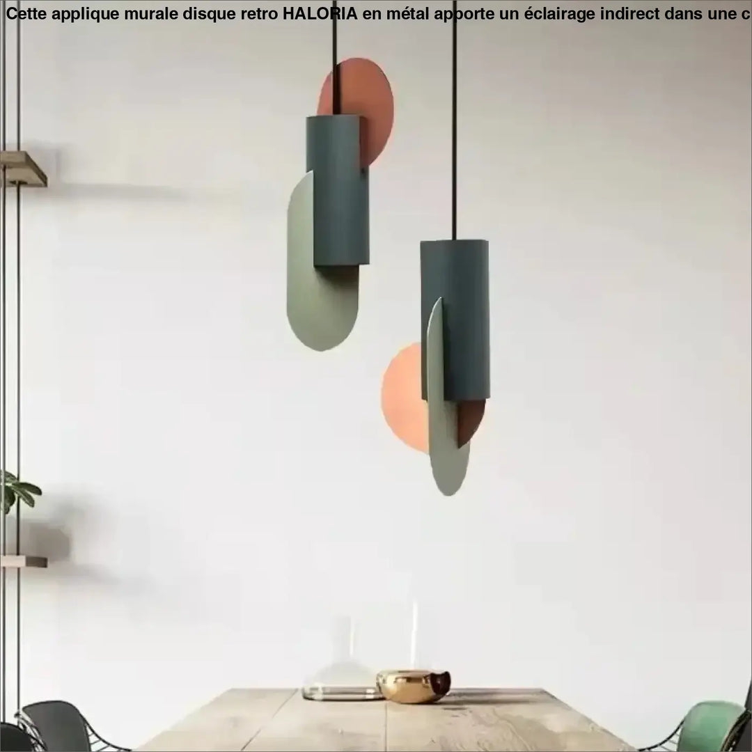 Applique murale disque rétro pour chambre avec luminaires suspendus géométriques modernes en gris mat et accents terracotta, bronze, vert sauge