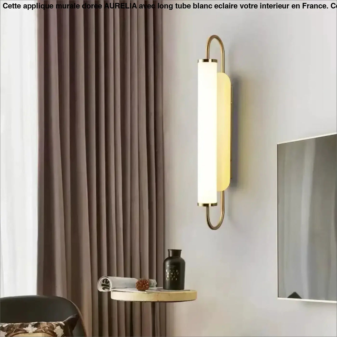 Applique Murale Dorée Avec Long Tube Blanc Pour Tête De Lit Élégante