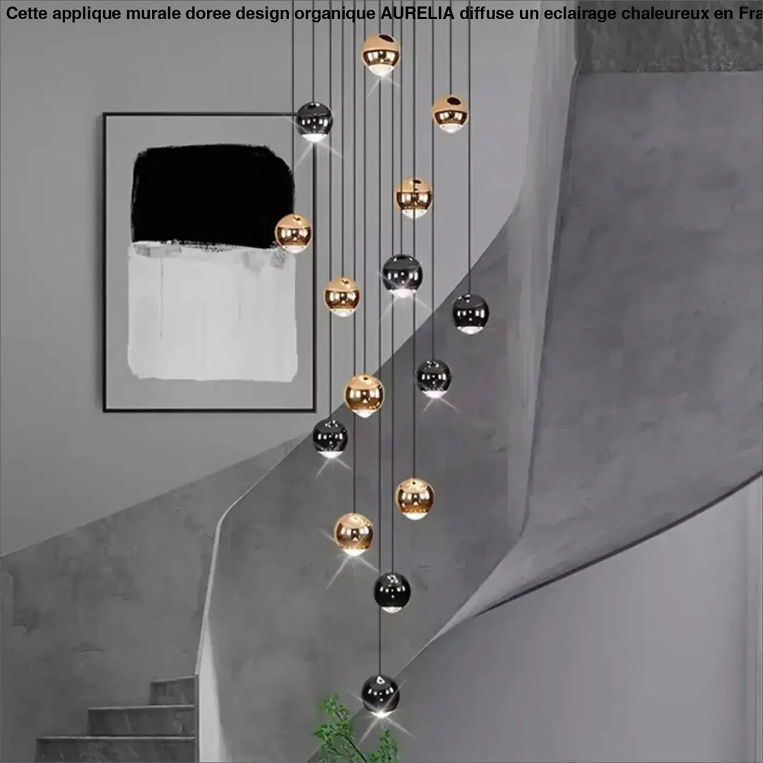 Suspension Contemporaine Cascade Boules Noires Dorées