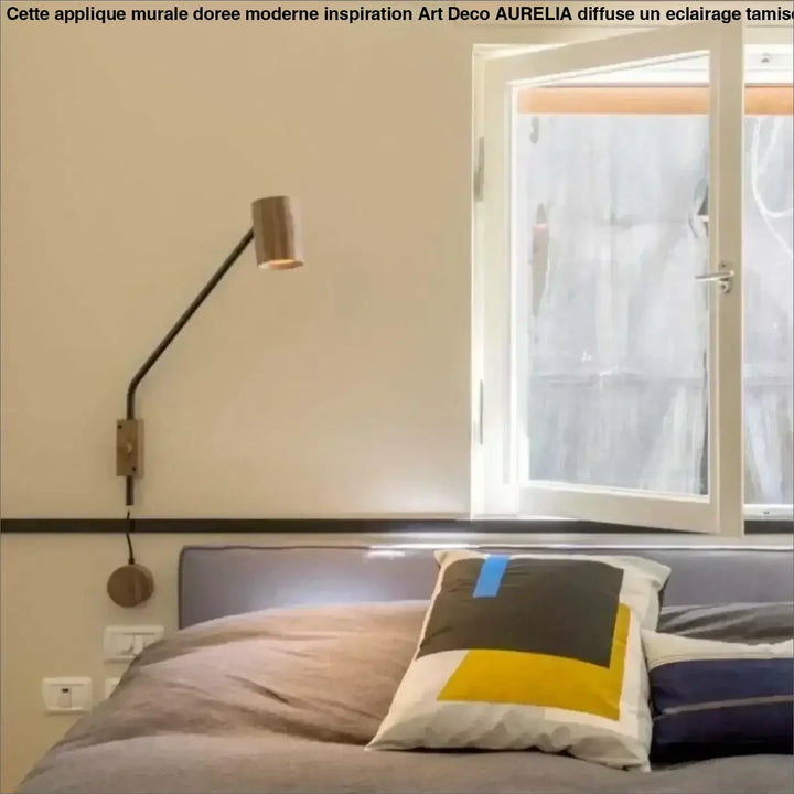 Applique murale doree moderne aurelia avec bras articulé noir et abat-jour cylindrique ton chaud style art déco