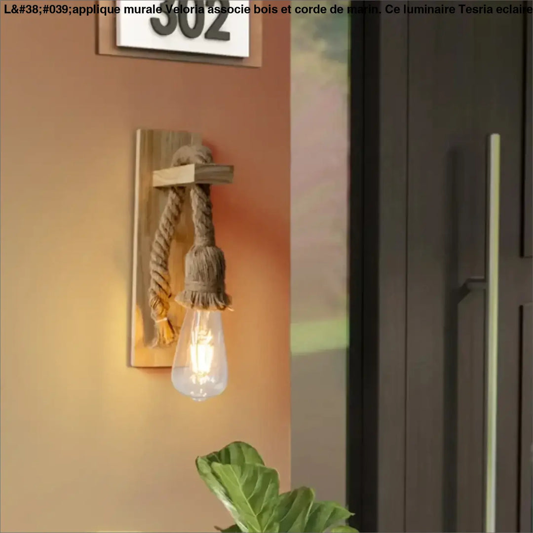 Applique Murale En Bois Avec Une Corde De Marin Au Style Naturel