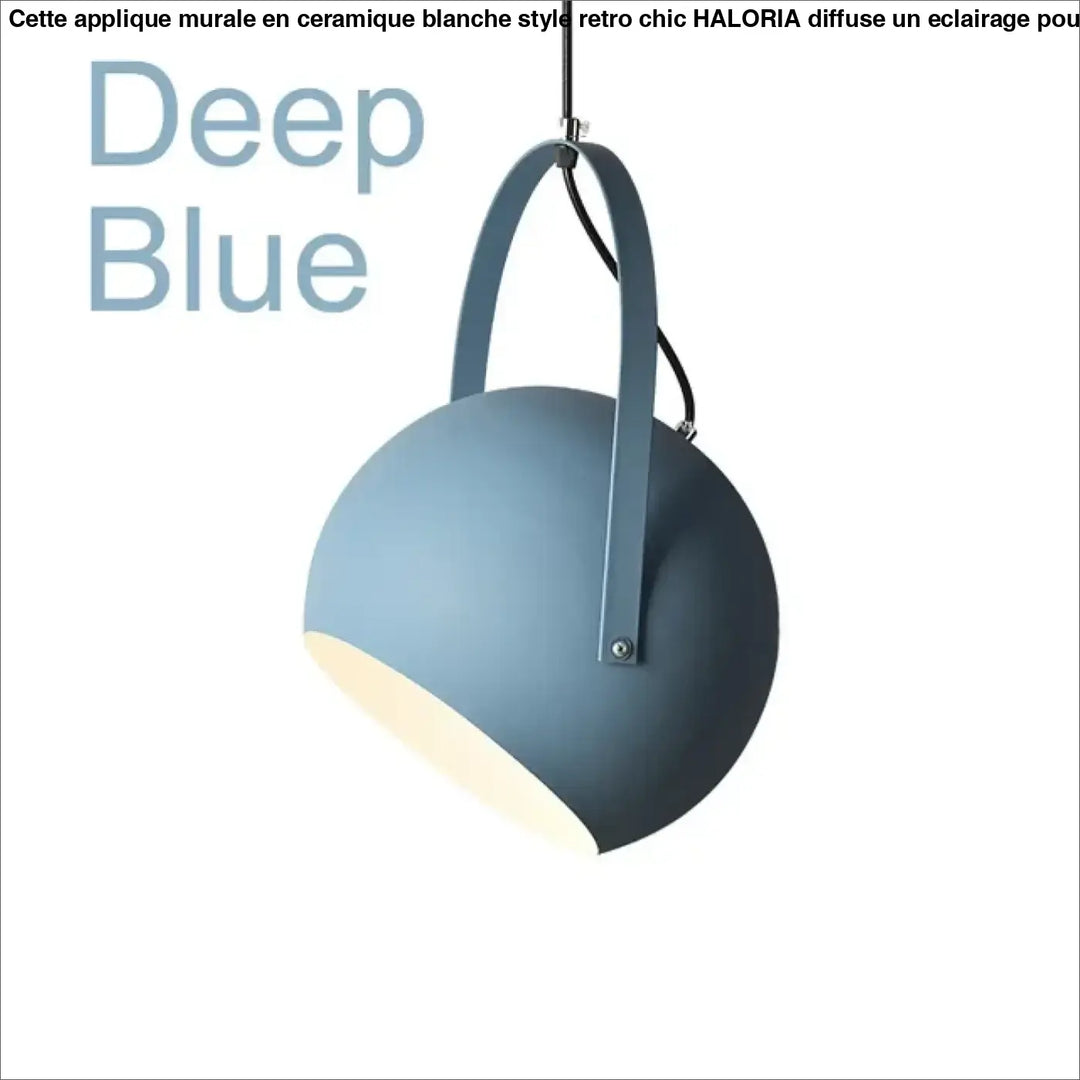 Applique murale en ceramique blanche style retro chic avec suspension sphere bleu profond mate et design minimaliste