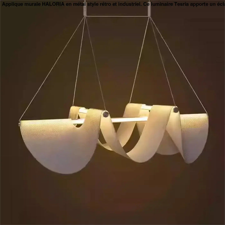 Applique murale metal style retro avec suspension moderne en tissu texturé écru et éléments métalliques élégants