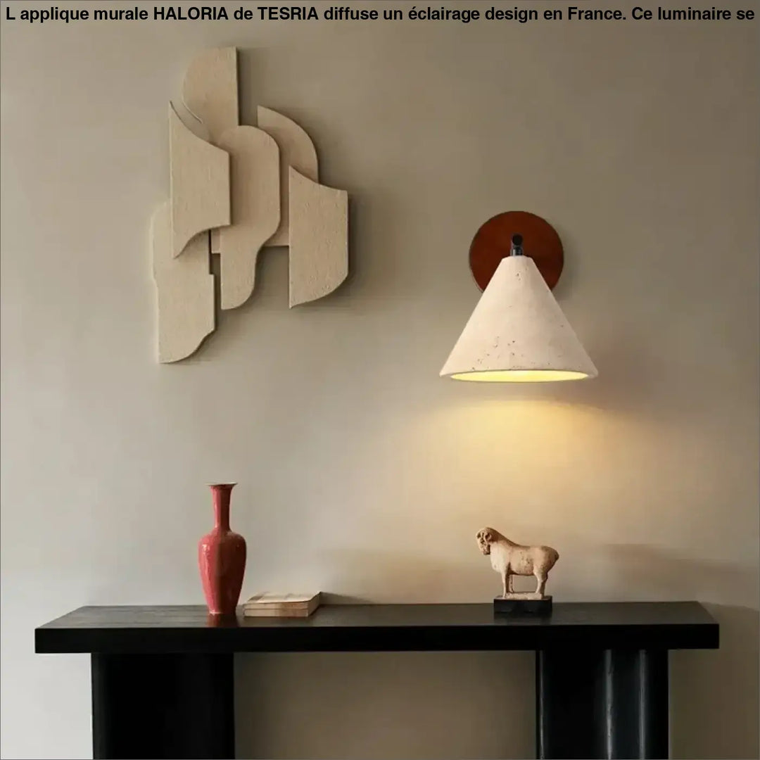 Applique murale design scandinave avec abat jour conique beige