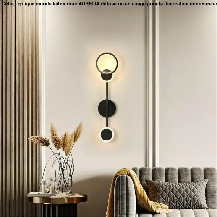 Applique murale laiton doré aurelia avec trois disques lumineux noirs empilés de style moderne