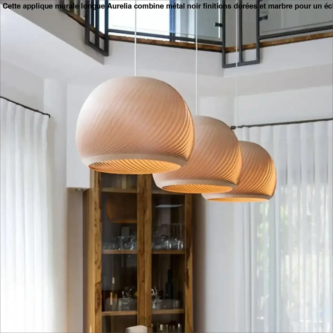 Suspension luminaire en bois clair pour ambiance cosy et naturel