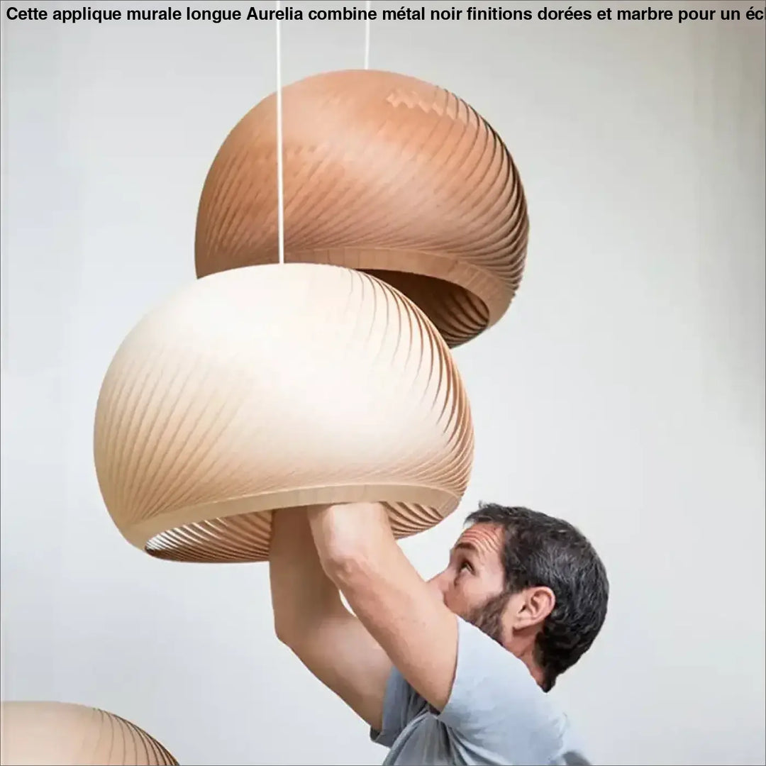 Suspension luminaire en bois clair pour ambiance cosy et naturel