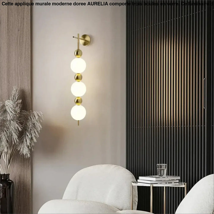Applique murale moderne dorée pour chambre avec 3 boules

