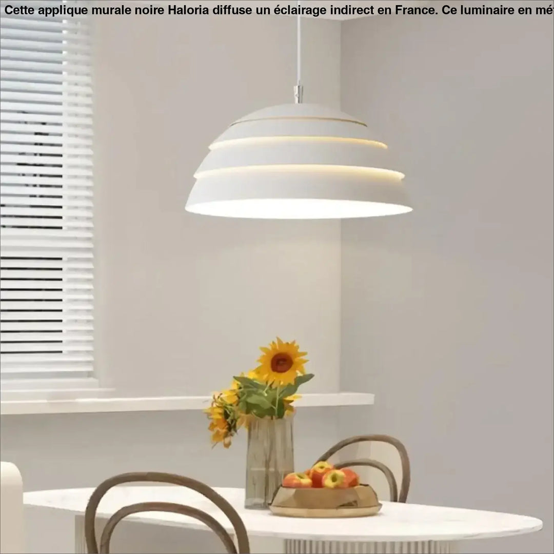 Applique murale noire haloria avec suspension blanche à plusieurs niveaux au design moderne et épuré