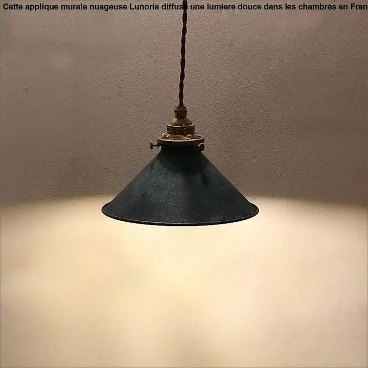 Suspension luminaire ristike en métal texturé vert foncé mat avec fixation laiton style atelier ancien et cordon torsadé