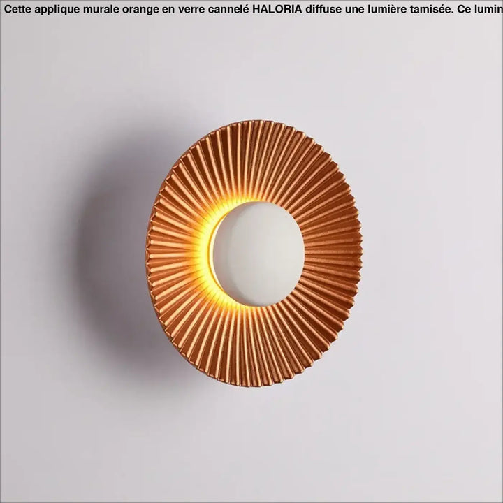 Applique murale orange en verre au design cannelé


