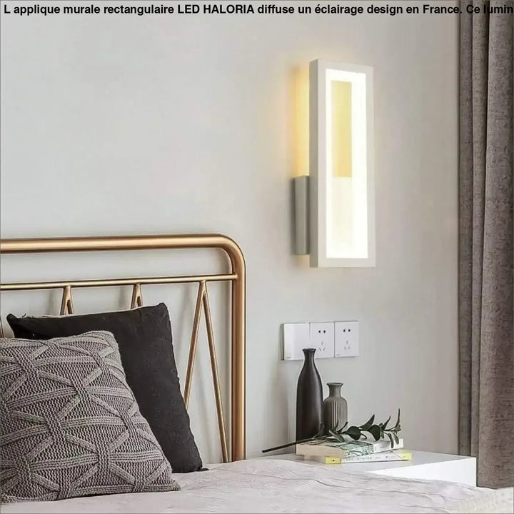 Applique Murale Rectangulaire LED À Cadre Doré Élégant