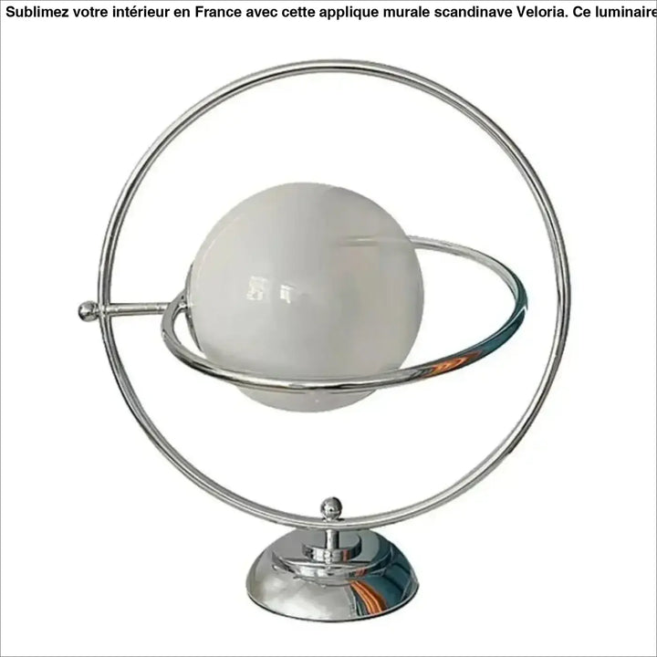 Lampe de table dessi avec base métallique chrome et effet planète frosted blanche décorative avec deux anneaux concentriques