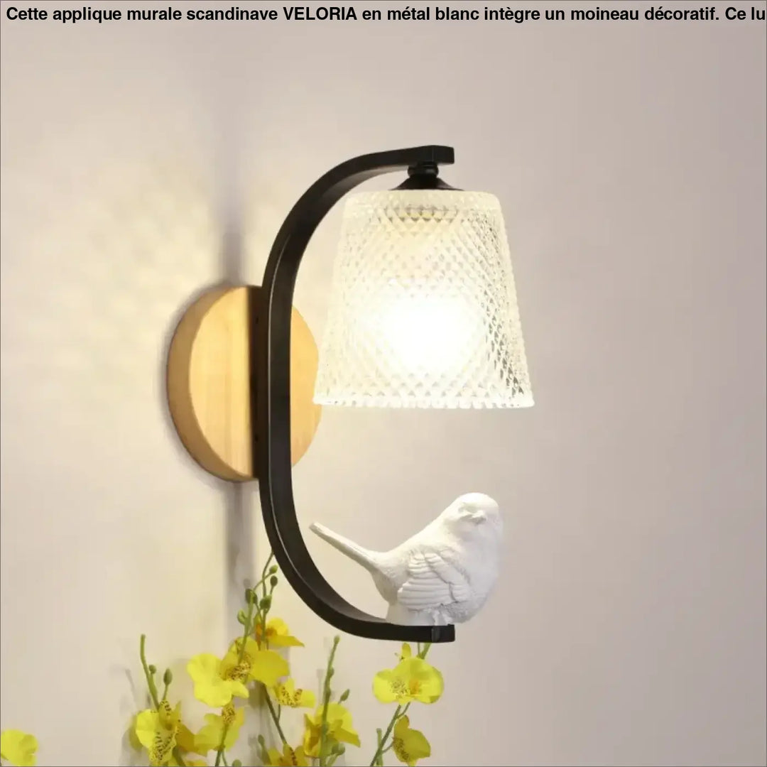 Applique murale scandinave avec un moineau blanc

