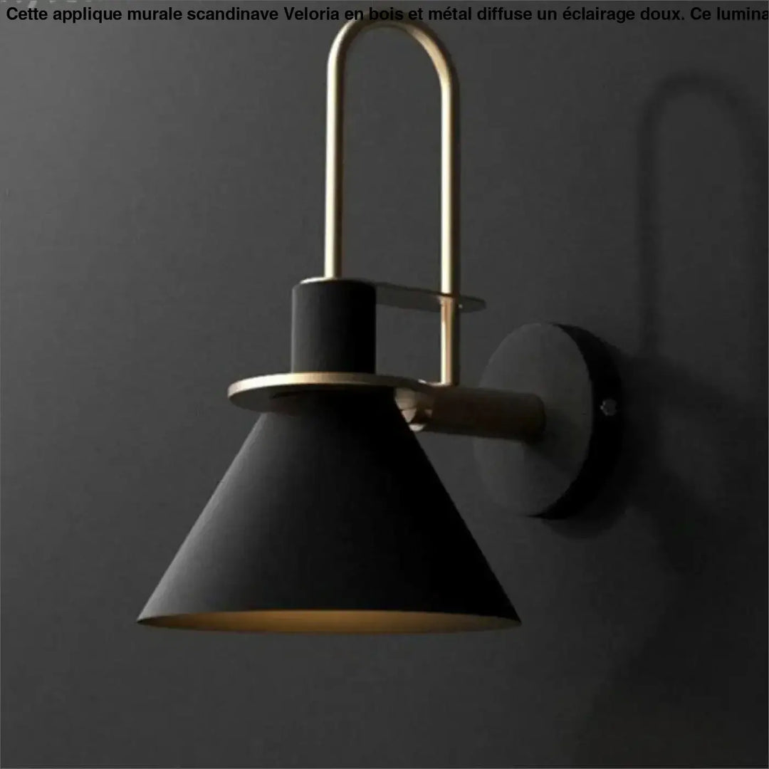 Applique murale scandinave noire avec accents en laiton au design industriel minimaliste pour chambre veloria