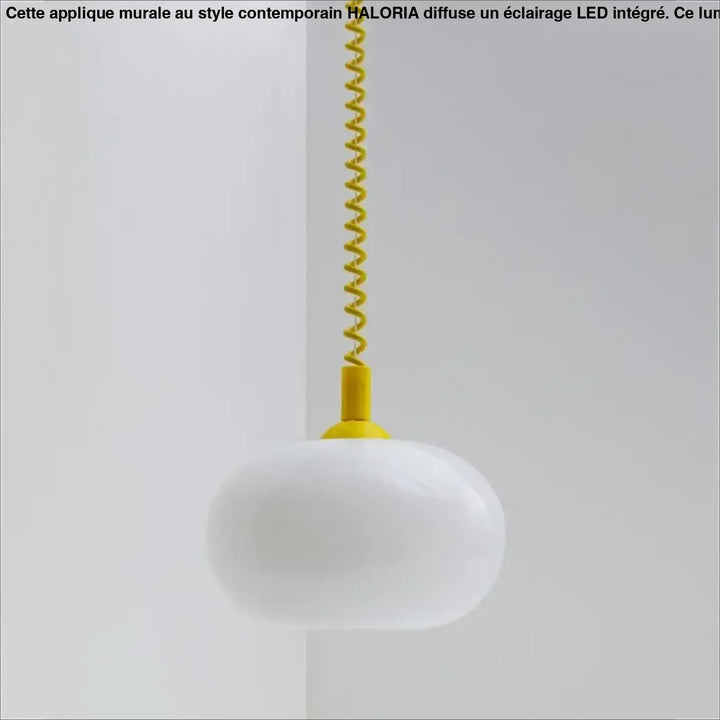 Suspension luminaire pendira en verre blanc avec câble spiralé jaune vif et fixation assortie