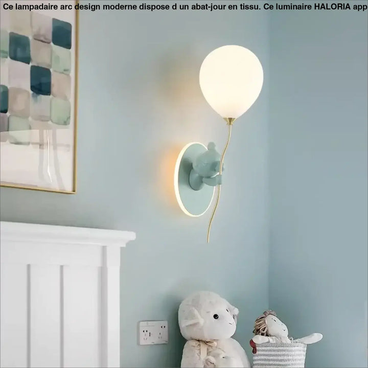 Applique design ourson avec boule lumineuse style poétique