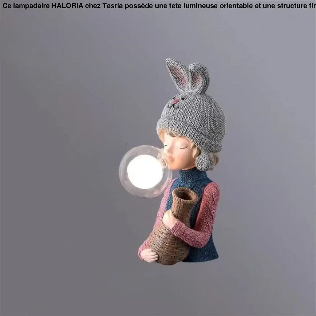 Lampe de chevet tiloux en résine avec bonnet lapin et globe lumineux, figurine lapin tenant un panier tissé
