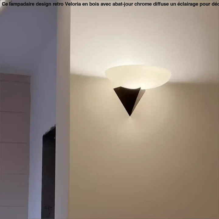 Applique murale contemporaine noir en forme de triangle design