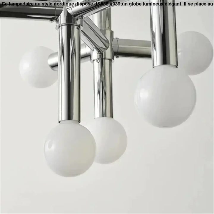Suspension luminaire keiny avec globes en verre blanc givré et finition chrome moderne pour un éclairage élégant
