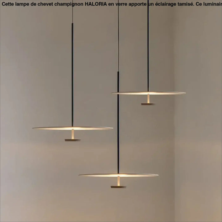 Suspension luminaire articire avec luminaires suspendus noirs minimalistes aux abat-jours circulaires émettant une lumière chaude