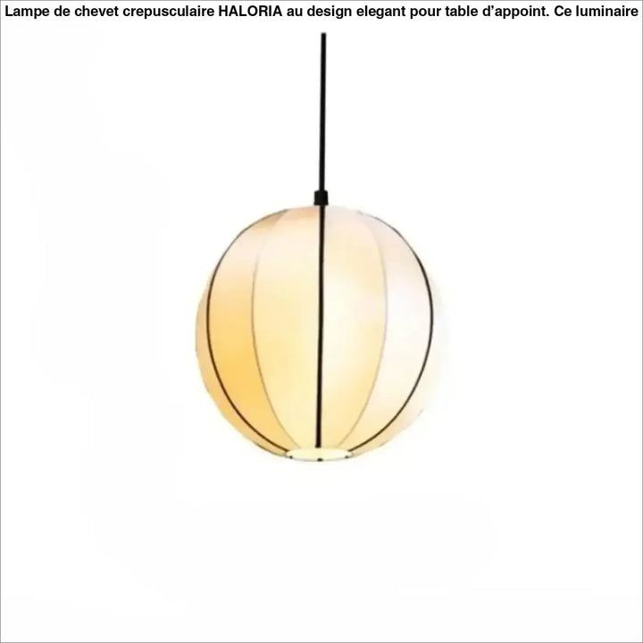 Suspension luminaire veluma avec panneau sphérique translucide blanc cassé et lignes noires fines diffusant une lumière chaude