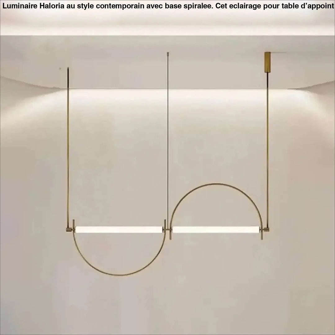 Suspension luminaire arcario en laiton minimaliste avec deux barres led horizontales et un élément circulaire incurvé suspendu par des tiges fines