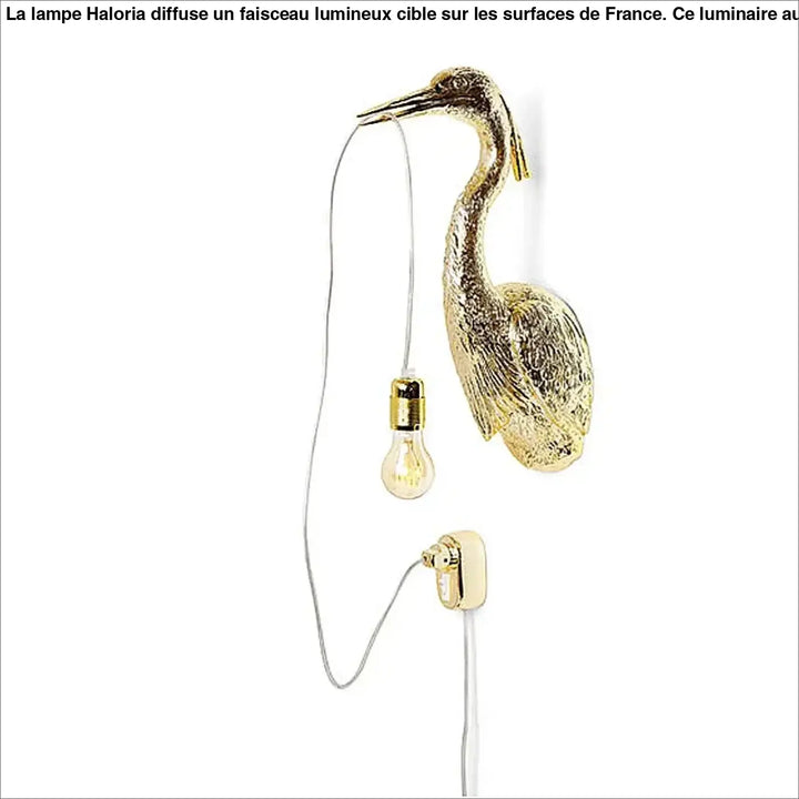 Applique murale gold en forme de héron avec plumes texturées et ampoule suspendue edison pour une touche artistique