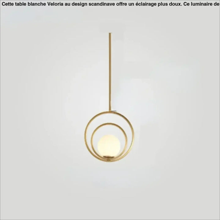 Suspension luminaire élégante lumens avec cadre métallique doré et ampoule sphérique lumineuse au centre minimaliste