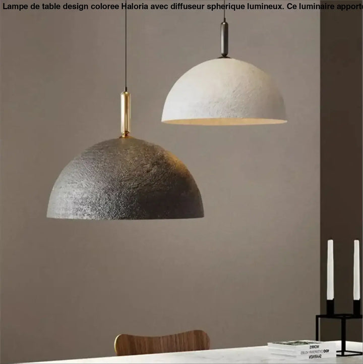 Suspension luminaire kupel avec deux demi dômes finition texturée en blanc mat et gris foncé avec fixations en laiton