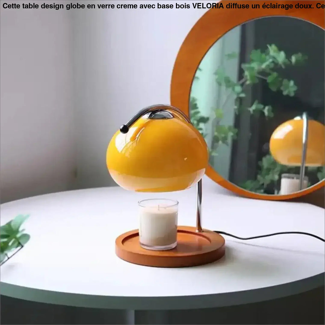 Lampe de table design globe en verre crème avec base bois chic