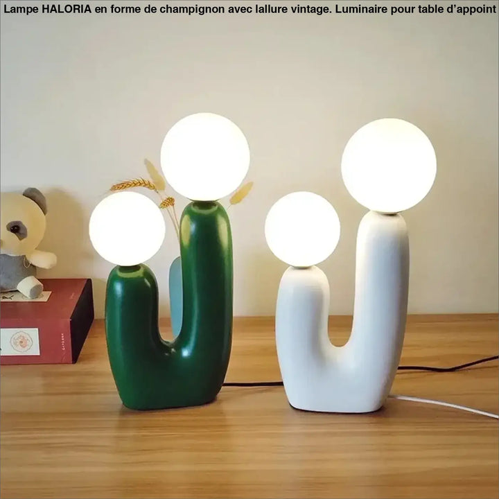 Lampe de table tsilo avec bases en céramique verte et blanche et ampoules sphériques lumineuses sont-elles incluses