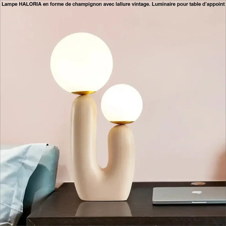 Lampe de table tsilo en céramique crème avec deux globes en verre lumineux et accents dorés sont-elles incluses piles sont-elles nécessaires