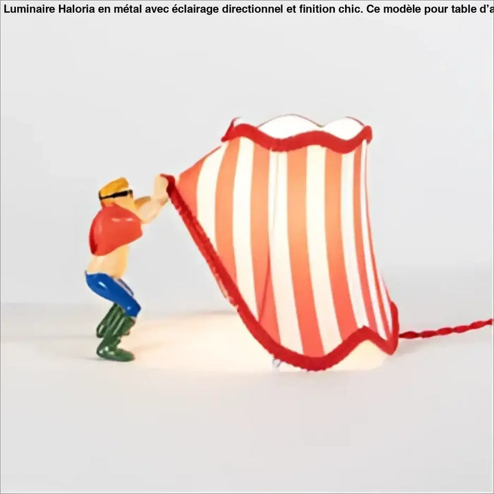 Lampe de table scenio avec figurine miniature homme rouge jaune et abat-jour rayé lumineux orange blanc choix idéal de design