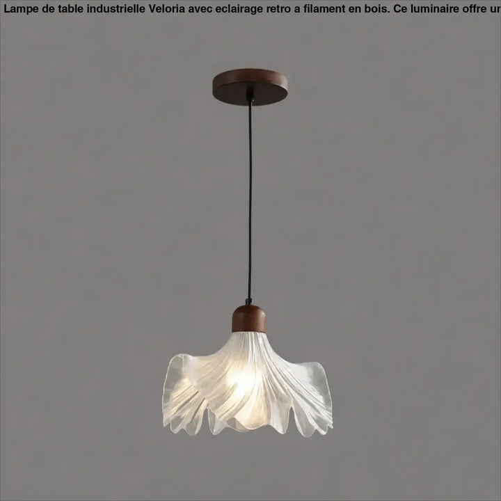 Suspension luminaire volina en verre translucide delicat avec un design cannele et accents en bois chaud pour lampes suspendues