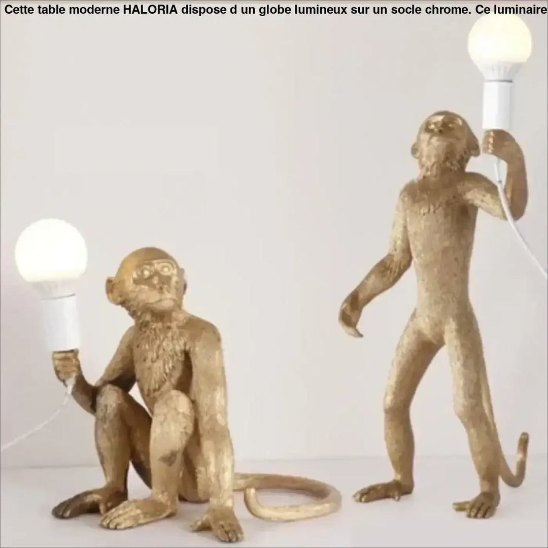 Lampadaire singe doré avec détails fins et base élégante tenant des ampoules lumineuses pour un éclairage décoratif