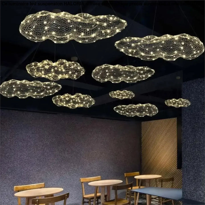 Luminaire led suspension haloria avec pendentifs en fil doré en forme de nuage et ampoules led blanches chaudes intégrées