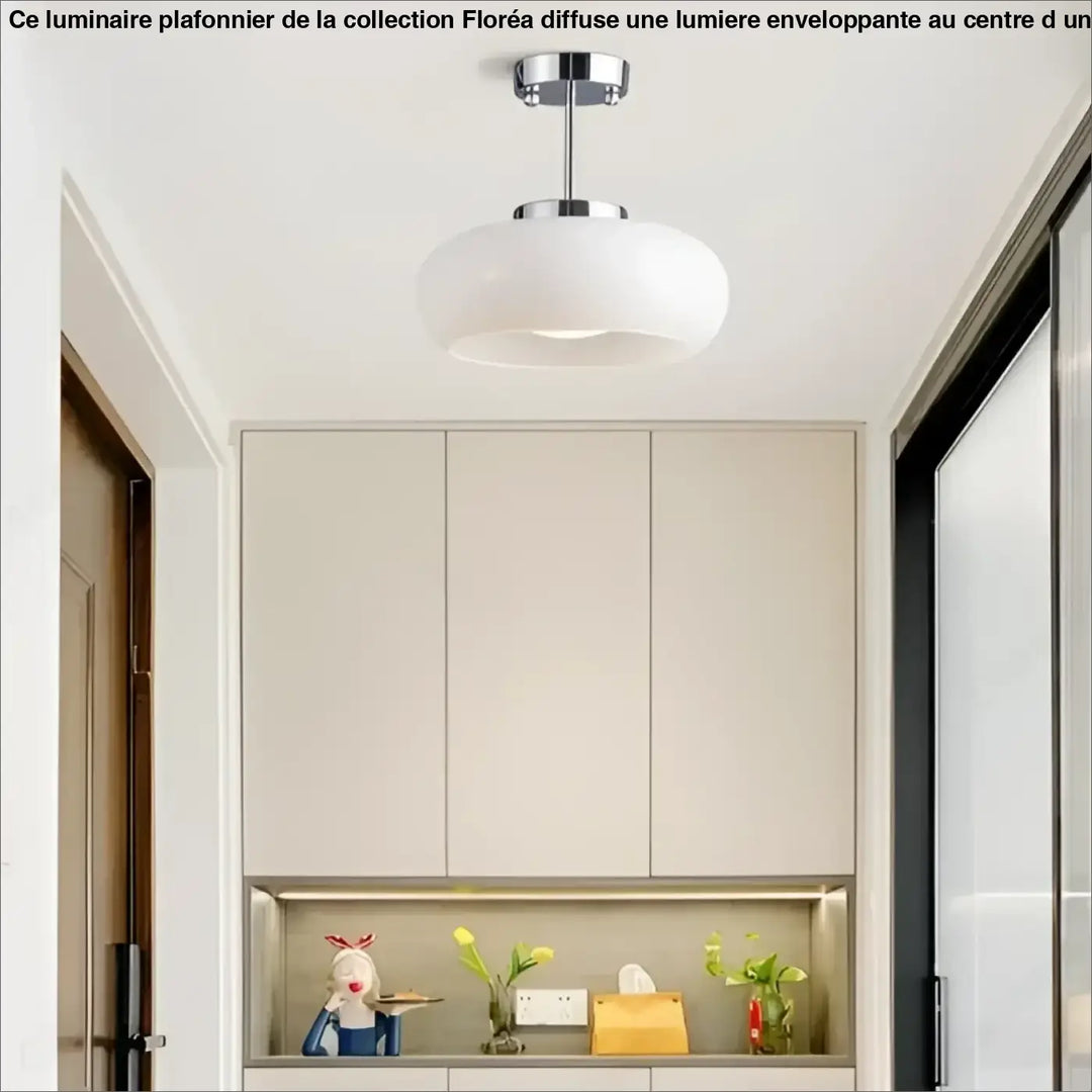 Suspension luminaire melora avec verre teinté blanc moderne et support chrome élégant en verre teinté aux finitions raffinées