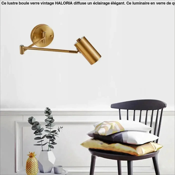 Lustre boule verre vintage avec applique murale réglable ton or et tête cylindrique pour un éclairage élégant