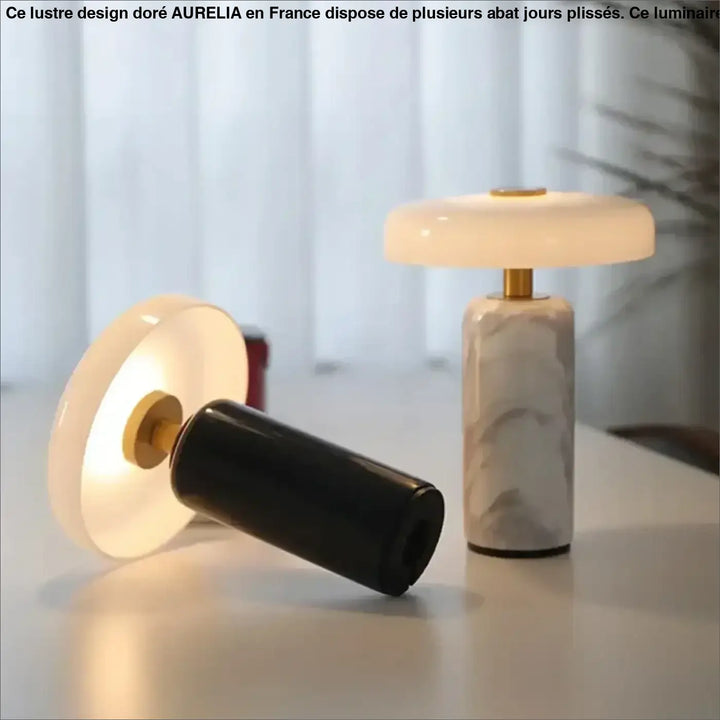 Lampe de chevet aurora avec base cylindrique en marbre blanc effet marbre et accents dorés pour chevet effet marbre