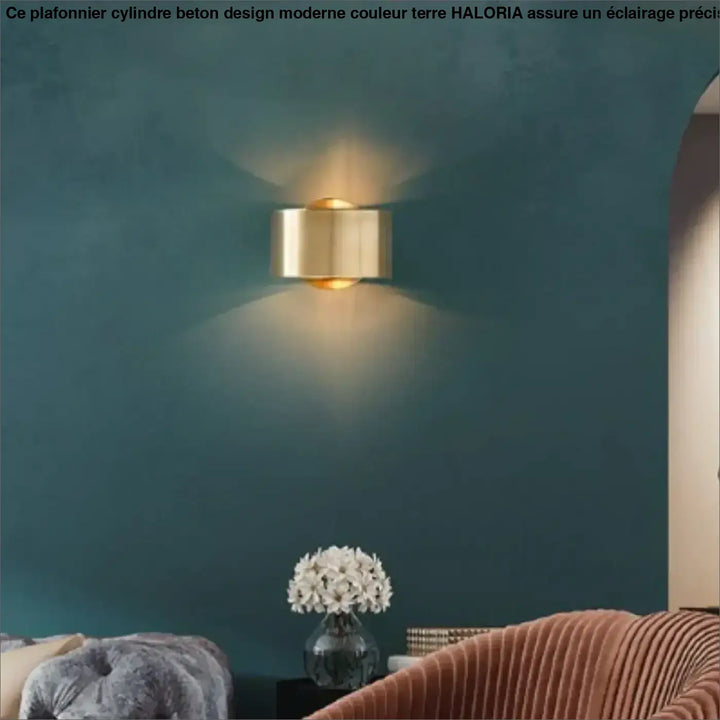 Applique murale ronde dorée au design minimaliste pour intérieur